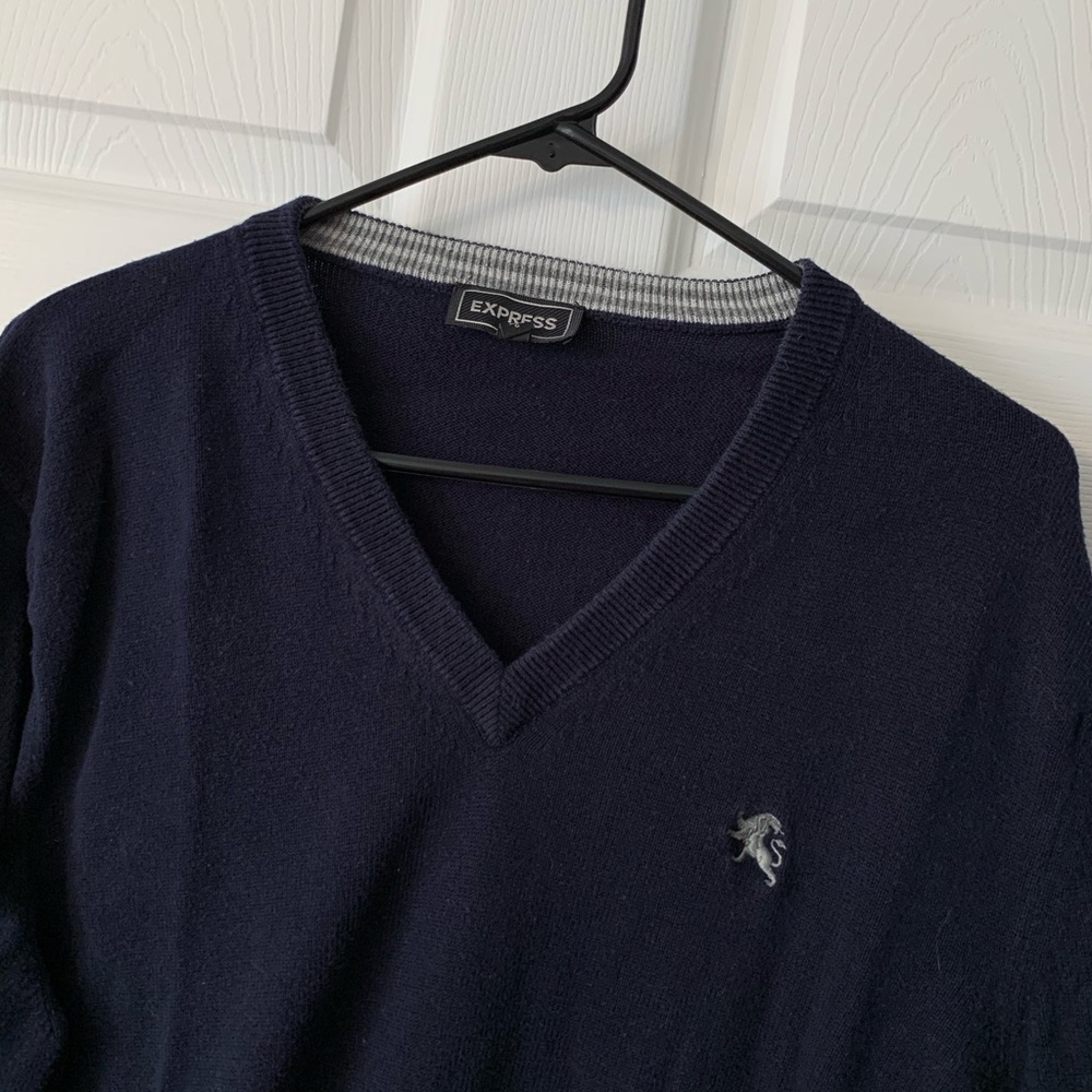 Express Sweater - Picture 2 of 3